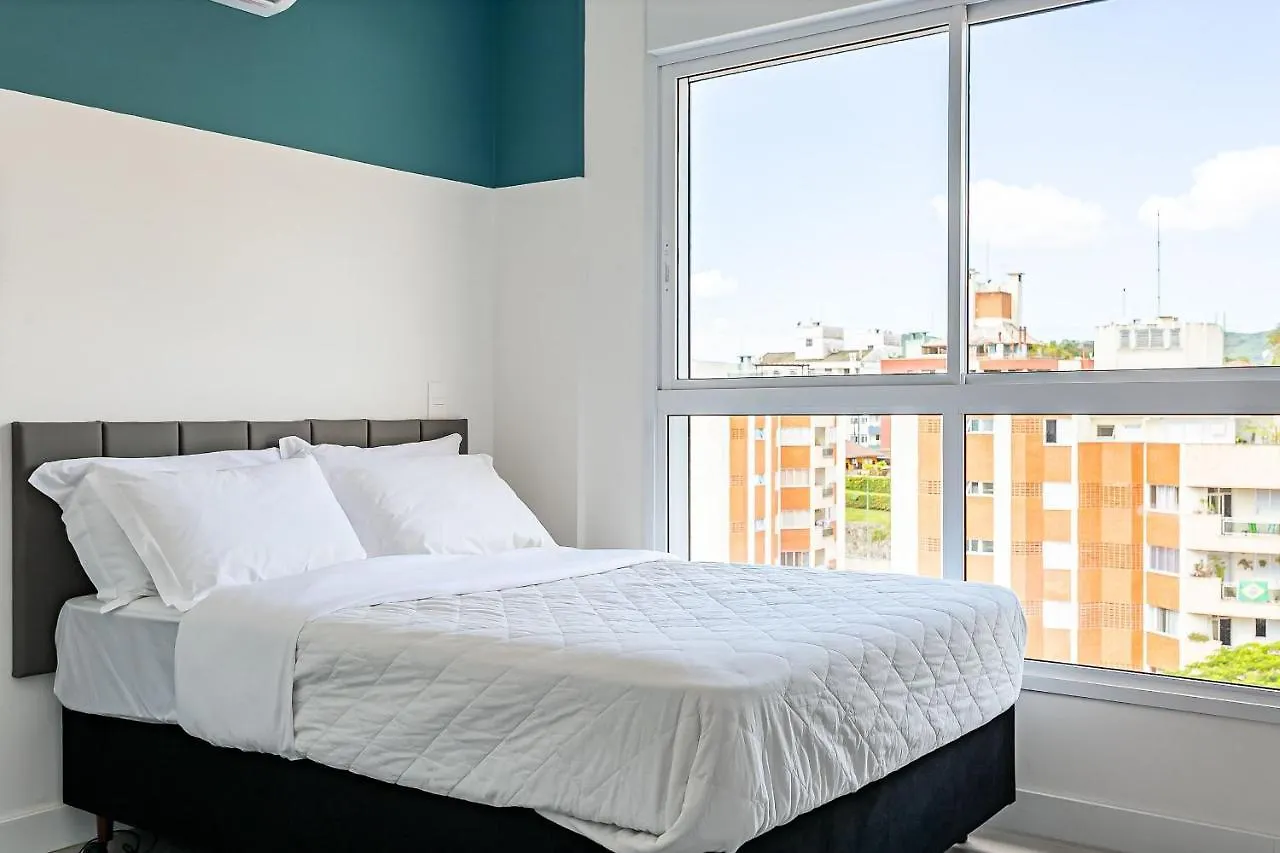 Apartamento próximo à UFSC com estacionamento e rooftop Florianópolis Brasil